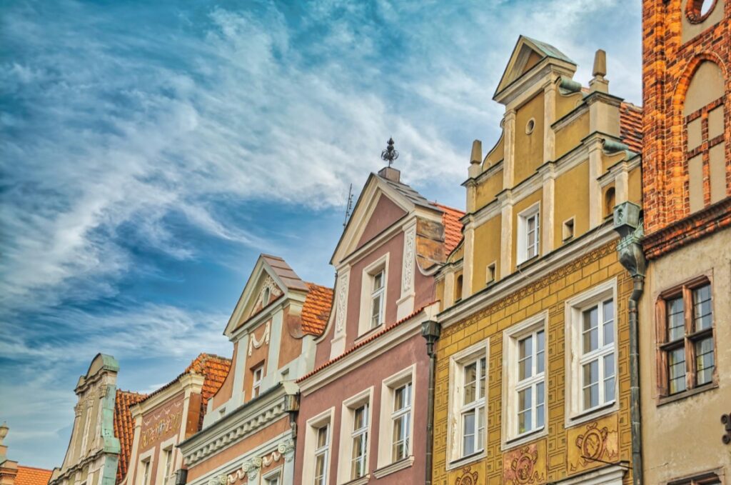 Poznań, jako jedno z największych miast Polski, stanowi ważny ośrodek gospodarczy i kulturalny
